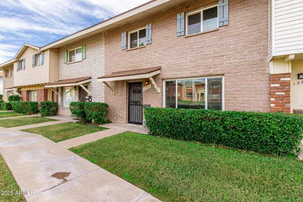 $319,990 | 1535 West Hazelwood Street, Phoenix, AZ 85015