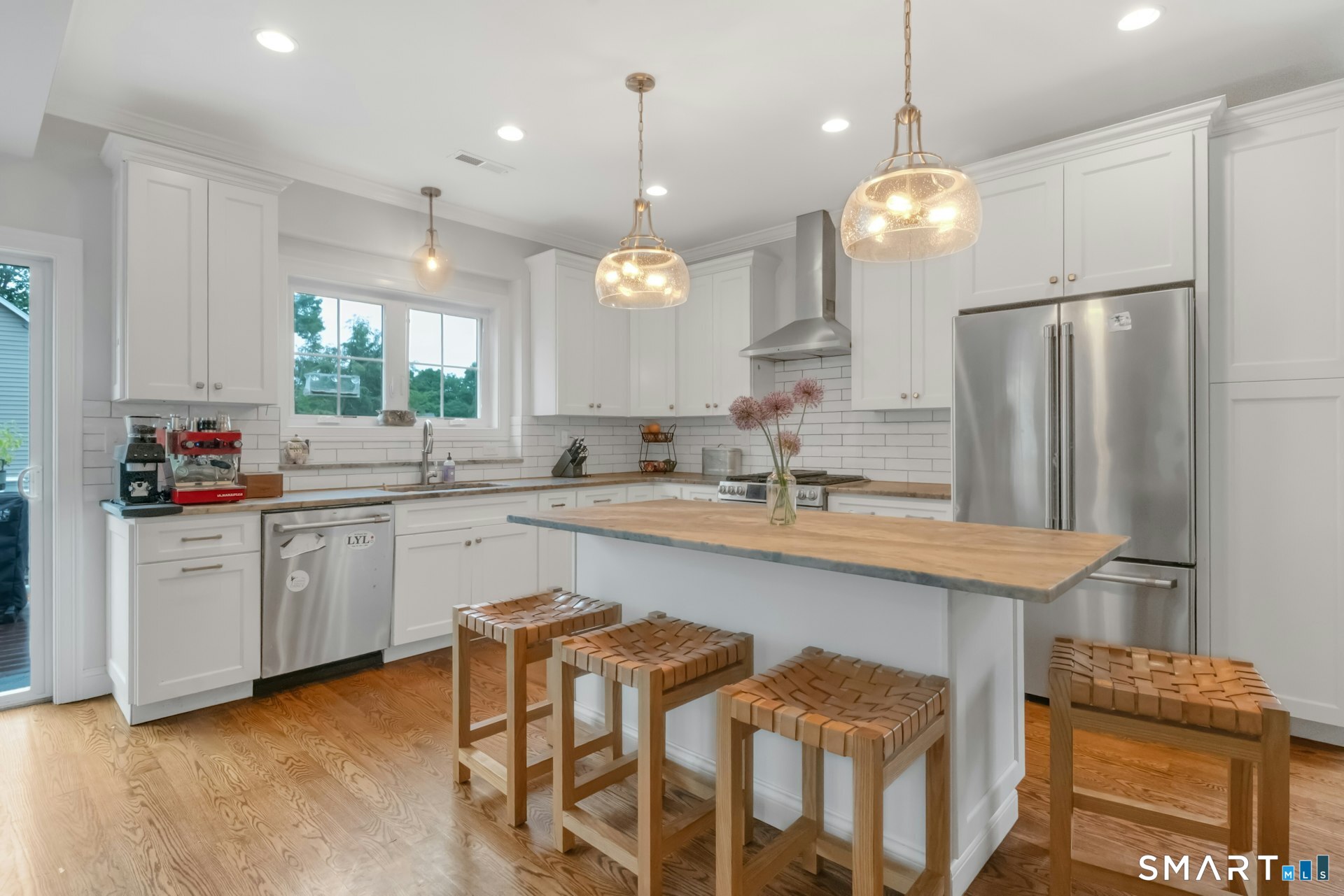 210 High Ridge Avenue Ridgefield, CT 06877 - Photo 4 of 31