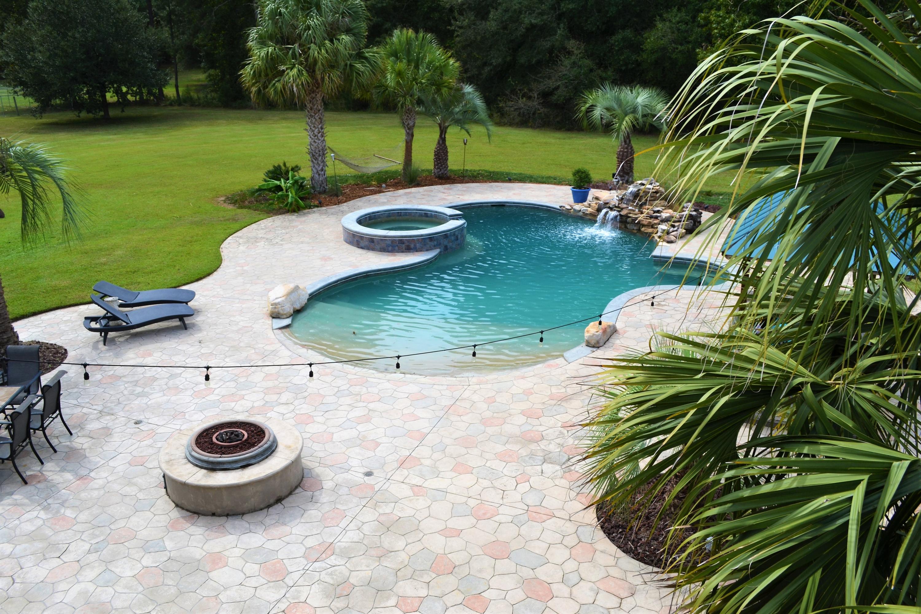 1125 Barnyard Road Bonneau, SC 29431 - Photo 4 of 51 Place to relax