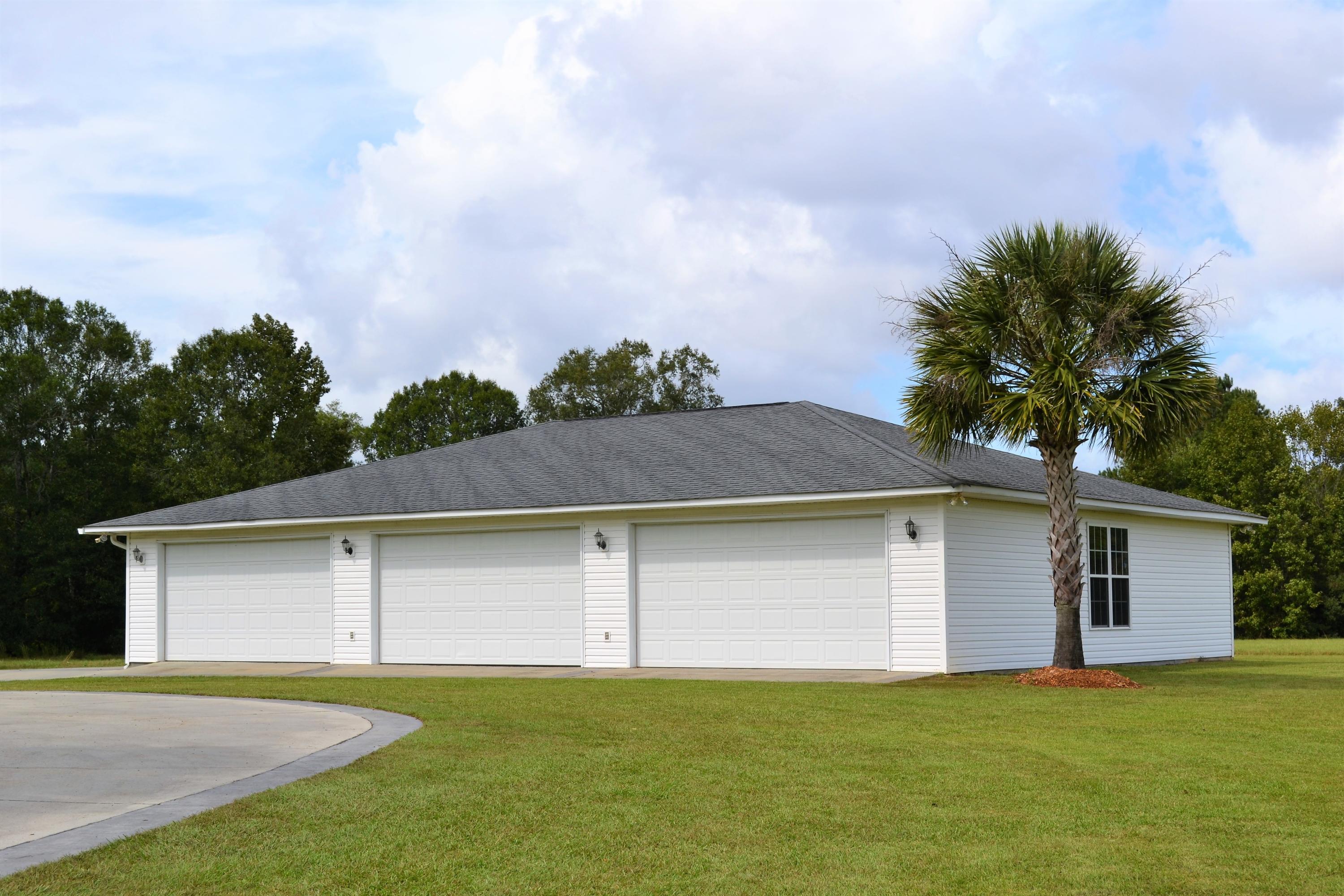 1125 Barnyard Road Bonneau, SC 29431 - Photo 7 of 51 10-Car Detached Garage/Workshop