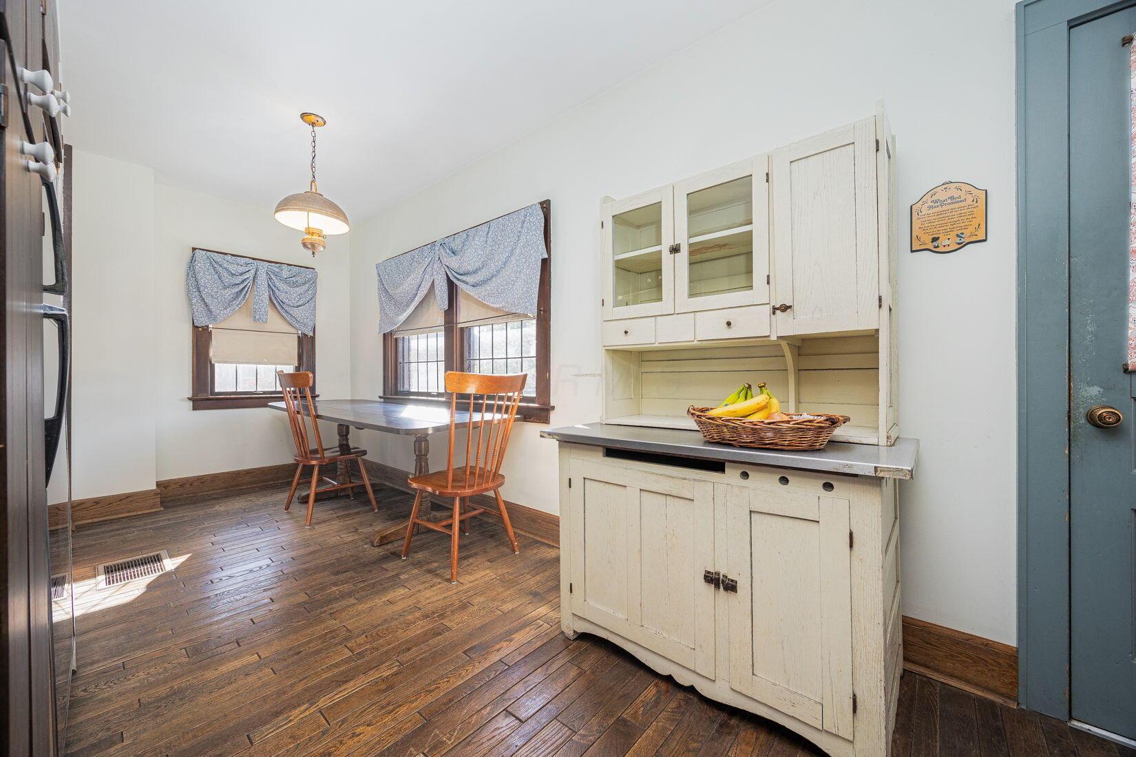2619 Bexley Park Road Columbus, OH 43209 - Photo 16 of 39 Kitchen