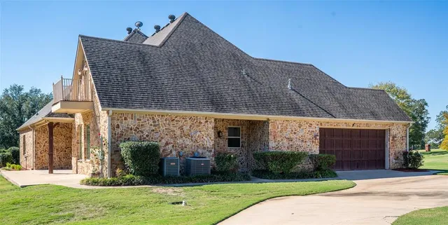 a view of an empty room and closet