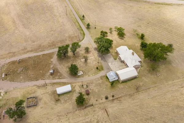 $345,000 | 8616 Farm To Market 48, Mobeetie, TX 79061