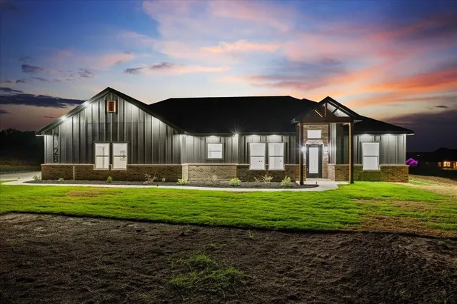 $455,000 | 3028 West Frk Way, Springtown, TX 76082
