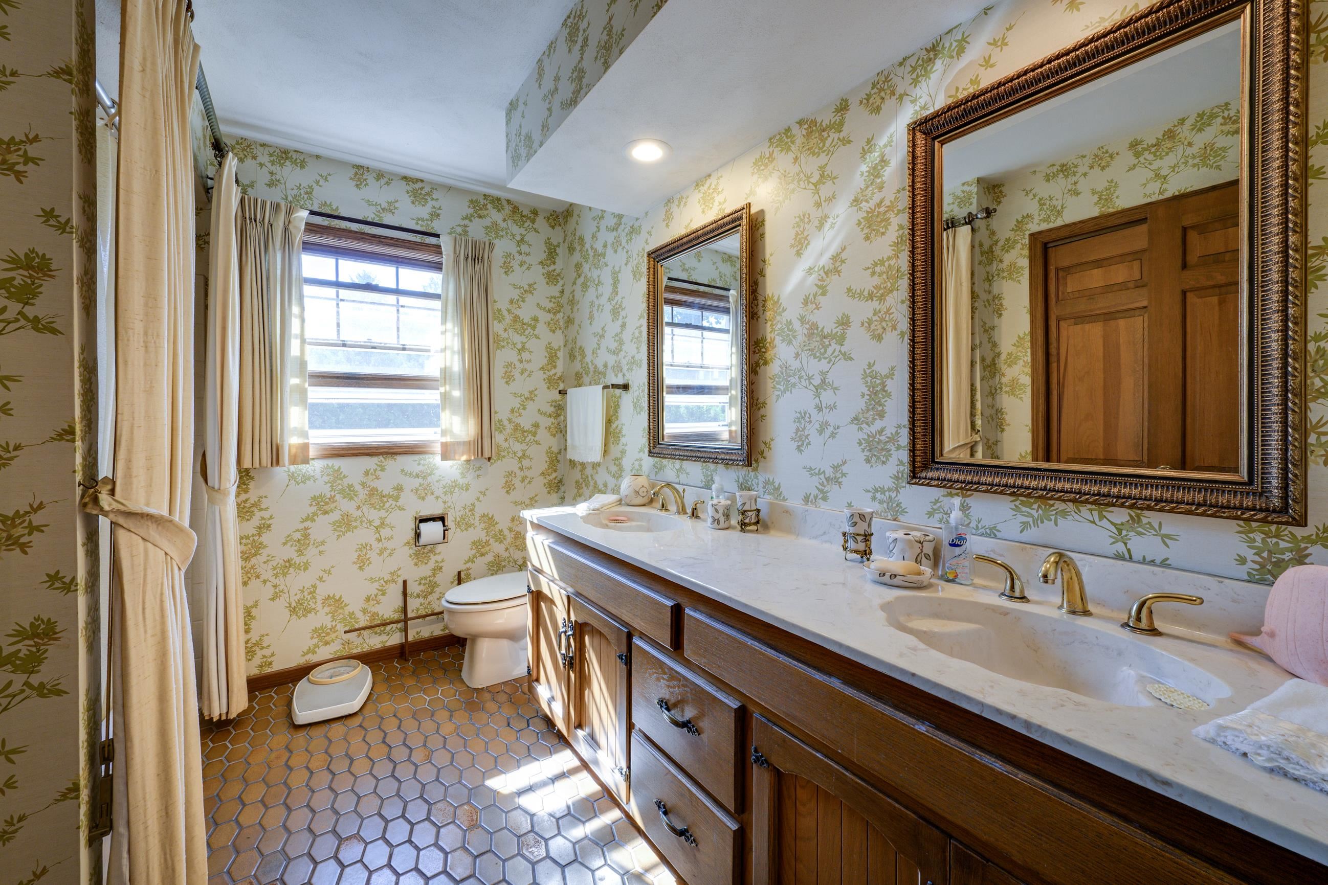 92 Cambridge Road Madison, WI 53704 - Photo 30 of 46 Gallery Image 30