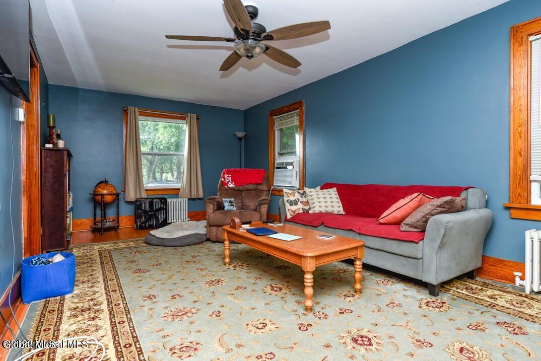 642 Feura Bush Road Bethlehem, NY 12077 - Photo 11 of 23 20220722164926798213000000-o