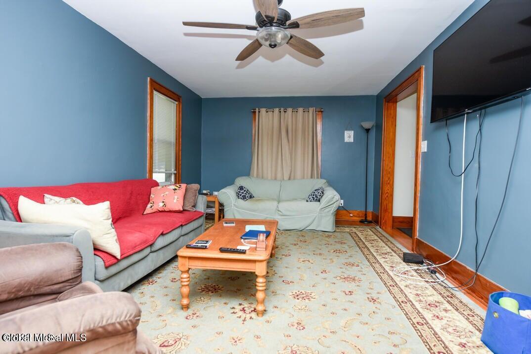 642 Feura Bush Road Bethlehem, NY 12077 - Photo 13 of 23 20220722164930144922000000-o