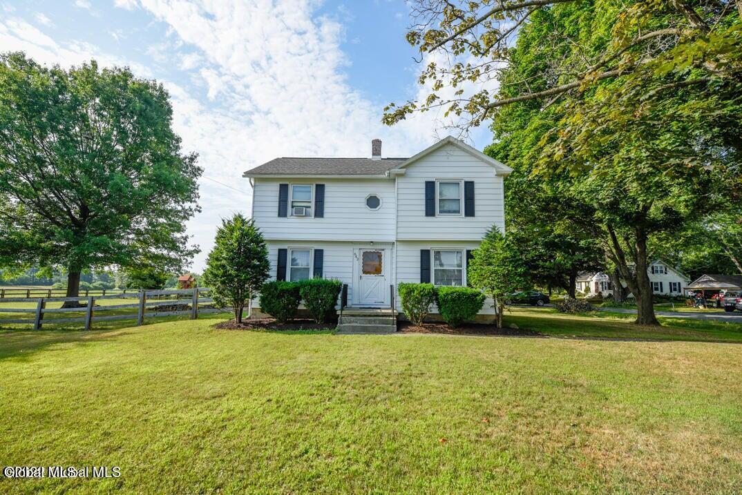 642 Feura Bush Road Bethlehem, NY 12077 - Photo 2 of 23 20220722164912070957000000-o