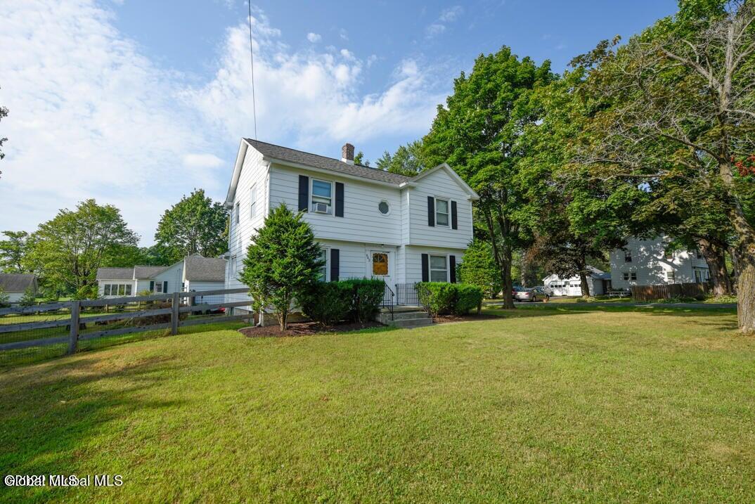 642 Feura Bush Road Bethlehem, NY 12077 - Photo 3 of 23 20220722164913452118000000-o