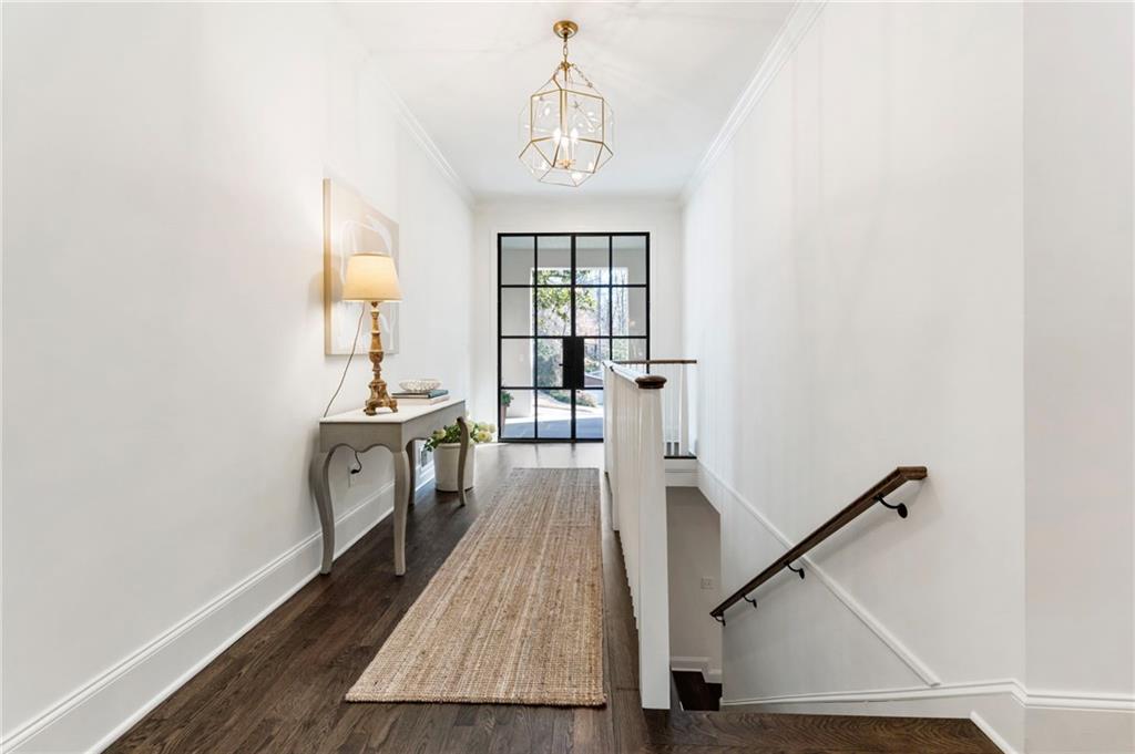 2914 Rockingham Drive Northwest Atlanta, GA 30327 - Photo 8 of 65