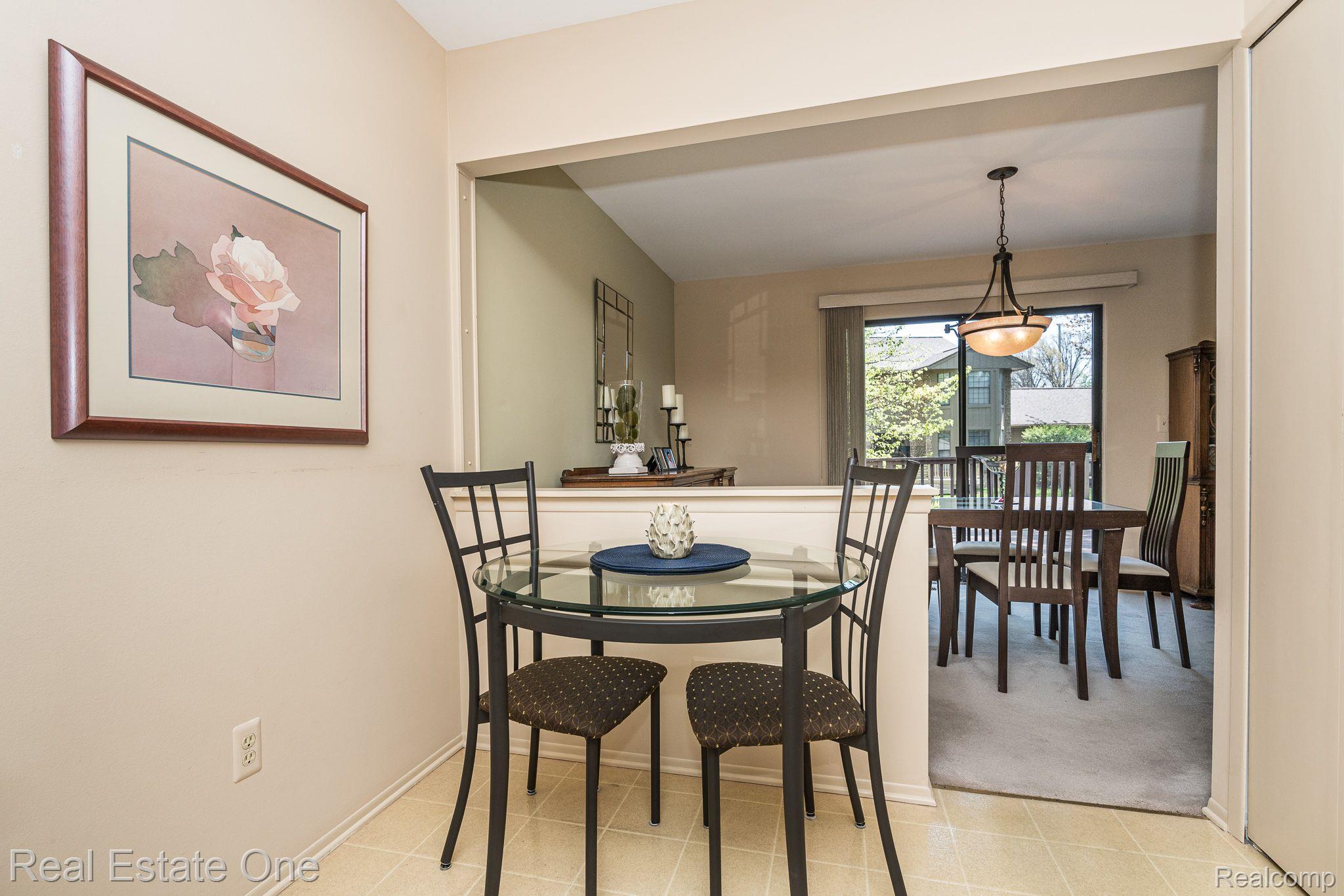 1859 Allenway Court, Unit 90 Rochester, MI 48309 - Photo 9 of 25 Cute Breakfast Corner