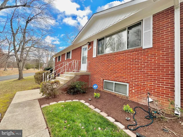 $445,000 | 7400 Pembroke Drive, Clinton, MD 20735