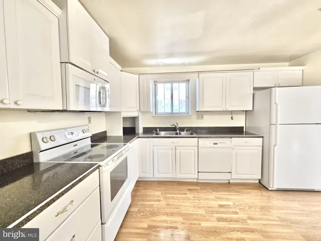 $445,000 | 7400 Pembroke Drive, Clinton, MD 20735