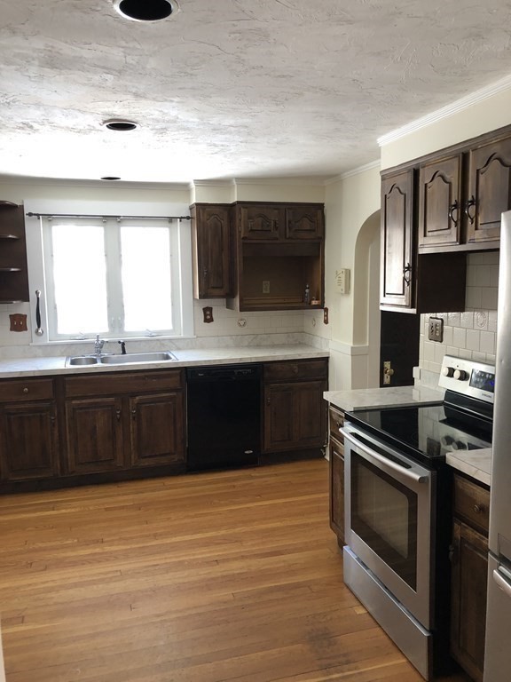 110 Barnard Road Worcester, MA 01605 - Photo 8 of 28 Gallery Image 8