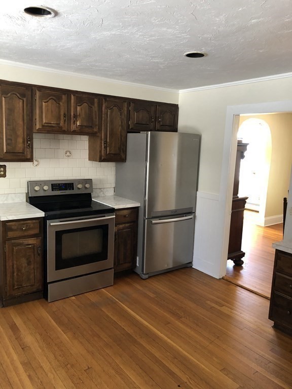 110 Barnard Road Worcester, MA 01605 - Photo 9 of 28 Gallery Image 9