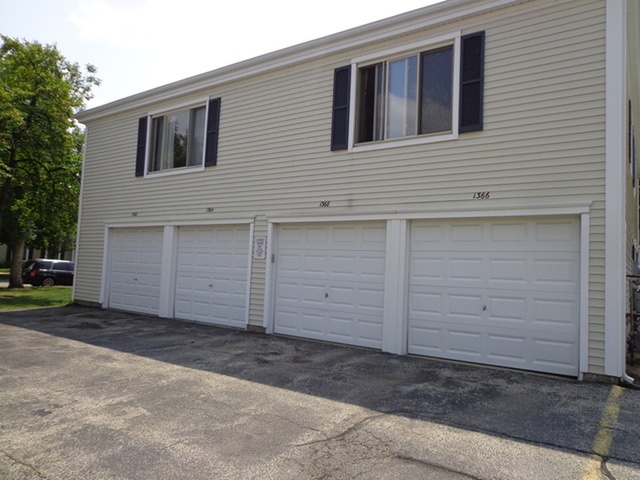 1368 Quaker Lane Prospect Heights, IL 60070 - Photo 14 of 14 a front view of a house