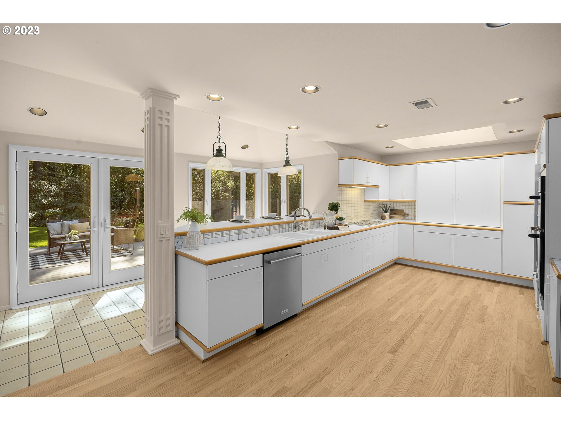 14090 Southwest Hargis Road Beaverton, OR 97008 - Photo 12 of 36 Gallery Image 12