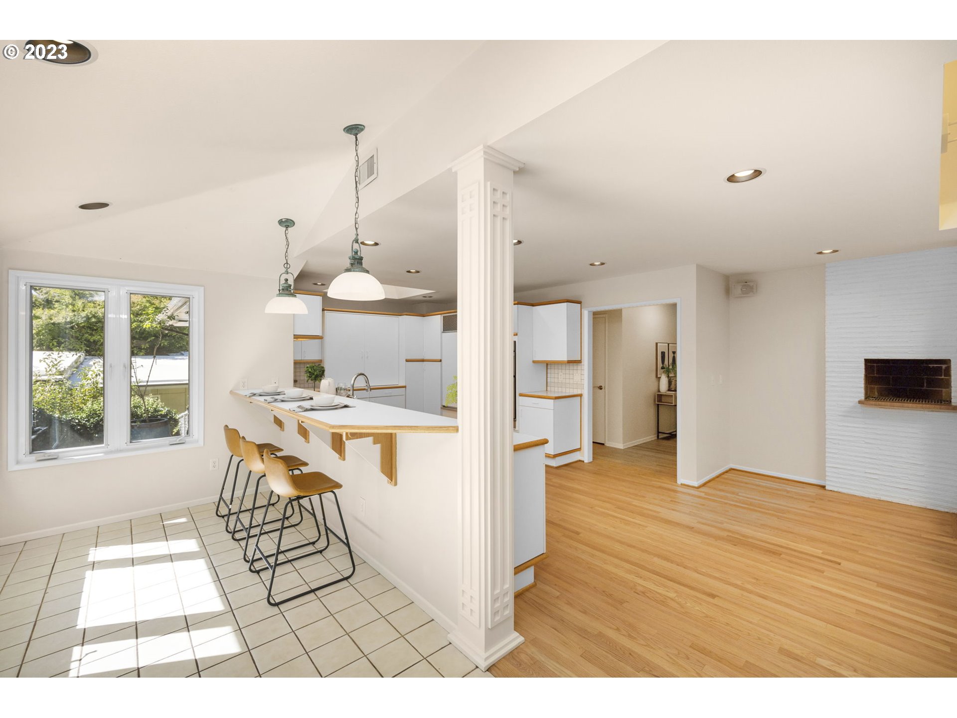 14090 Southwest Hargis Road Beaverton, OR 97008 - Photo 15 of 36 Breakfast Area