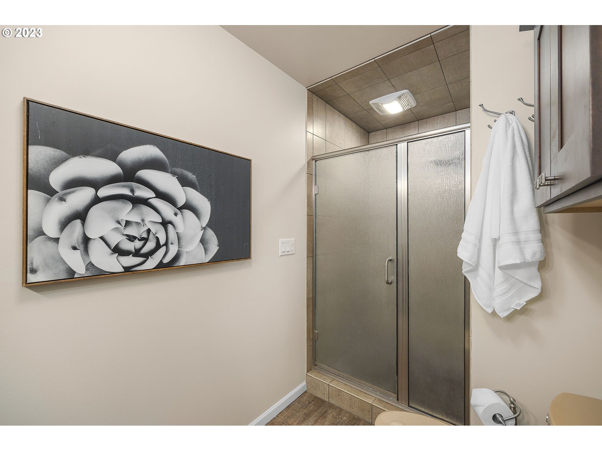 14090 Southwest Hargis Road Beaverton, OR 97008 - Photo 21 of 36 Owner's Suite Bathroom
