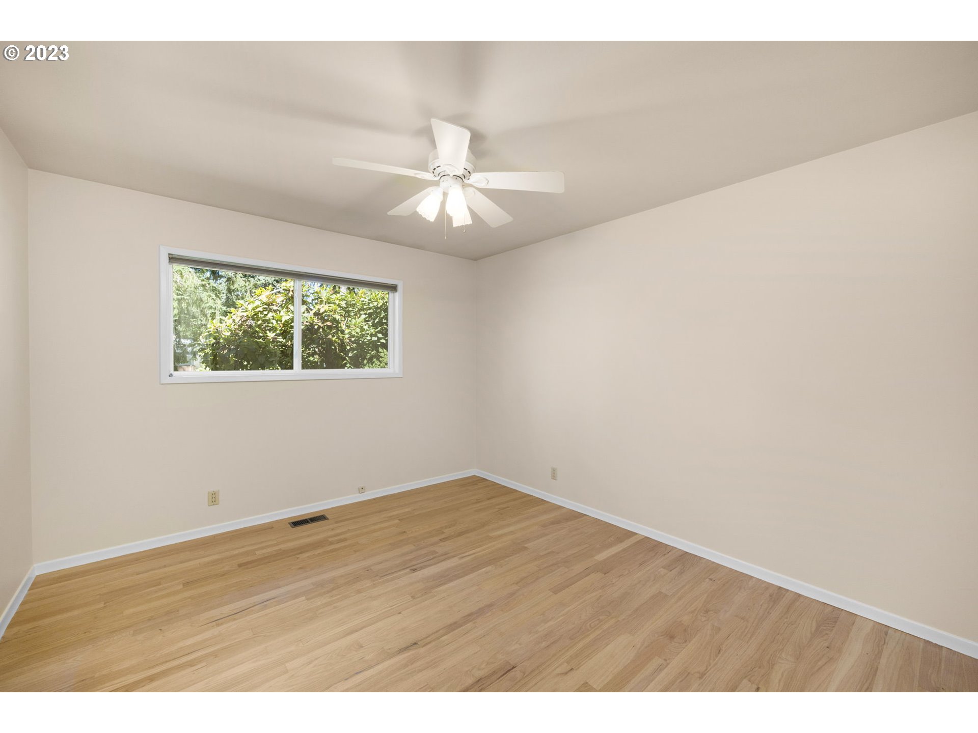 14090 Southwest Hargis Road Beaverton, OR 97008 - Photo 24 of 36 Gallery Image 24
