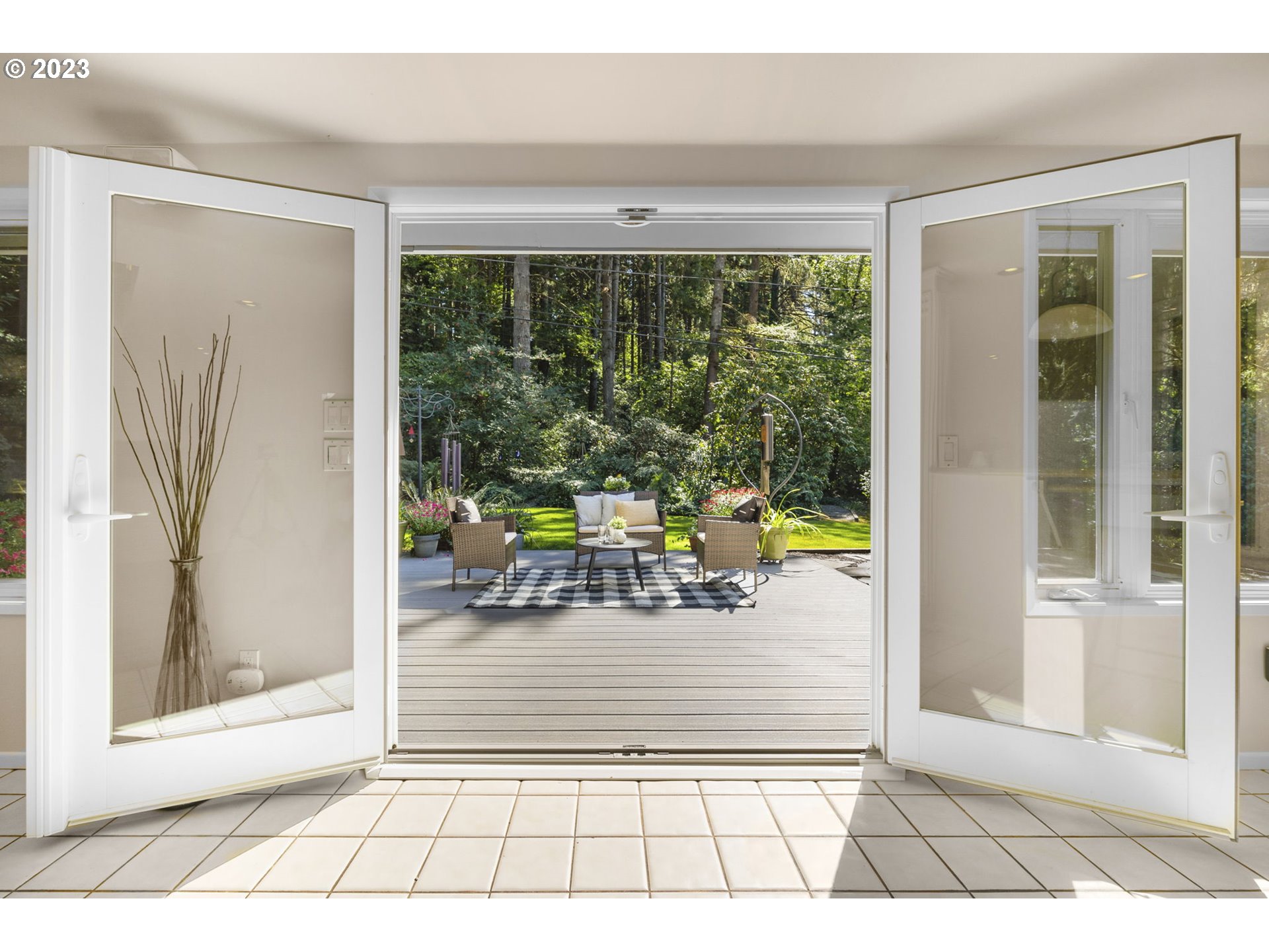 14090 Southwest Hargis Road Beaverton, OR 97008 - Photo 27 of 36 Gallery Image 27