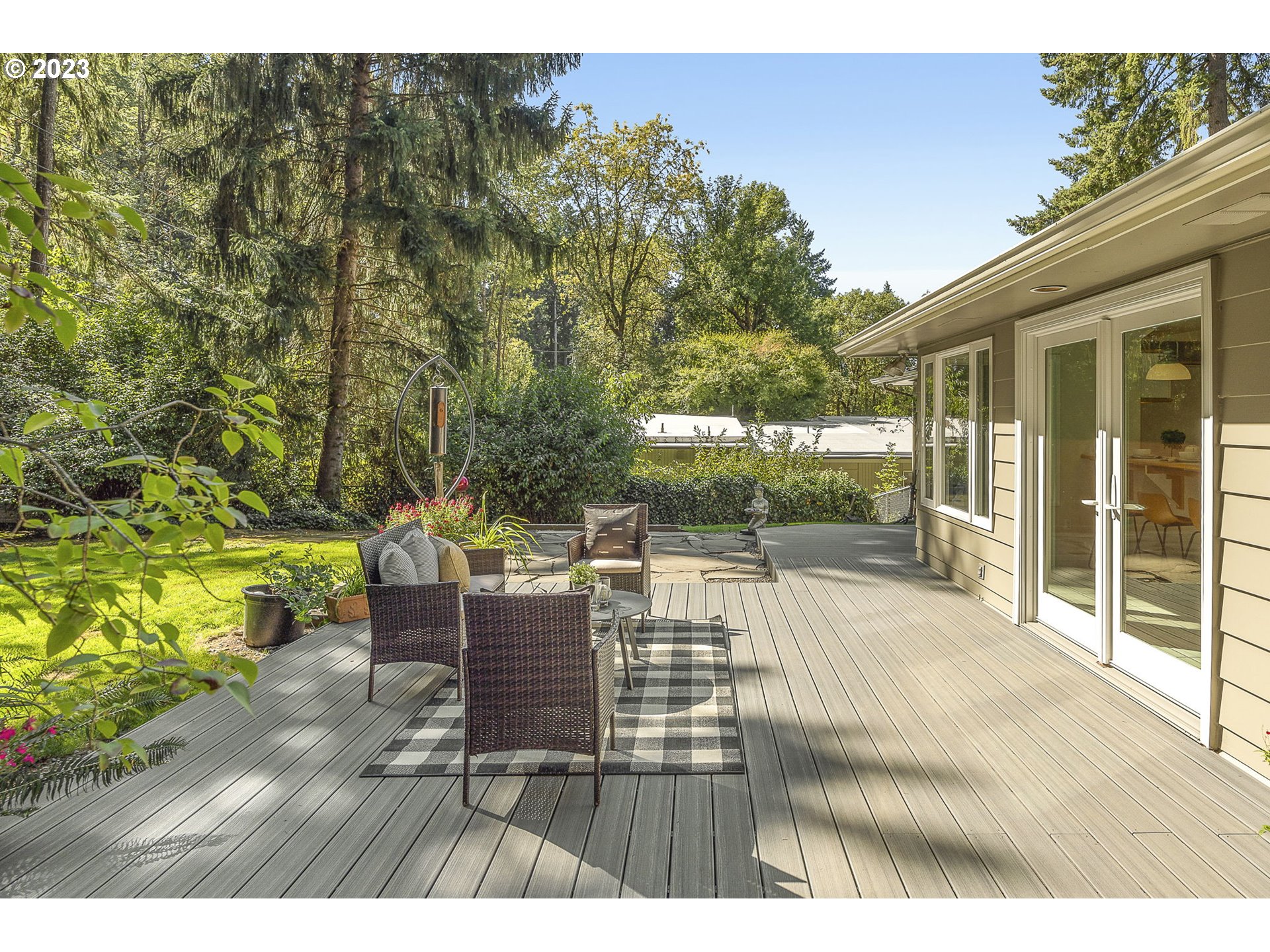 14090 Southwest Hargis Road Beaverton, OR 97008 - Photo 30 of 36 Gallery Image 30