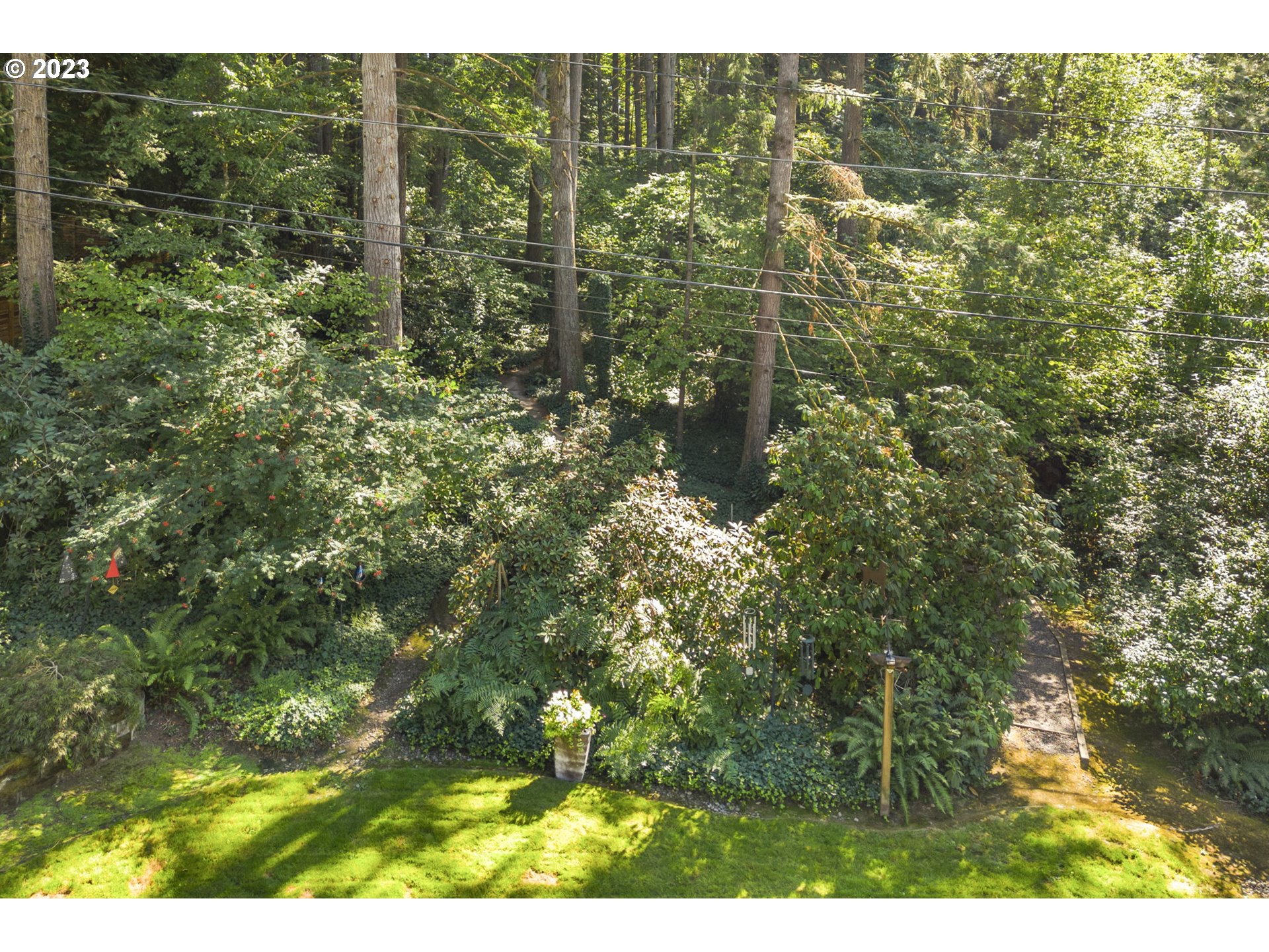 14090 Southwest Hargis Road Beaverton, OR 97008 - Photo 32 of 36 Gallery Image 32