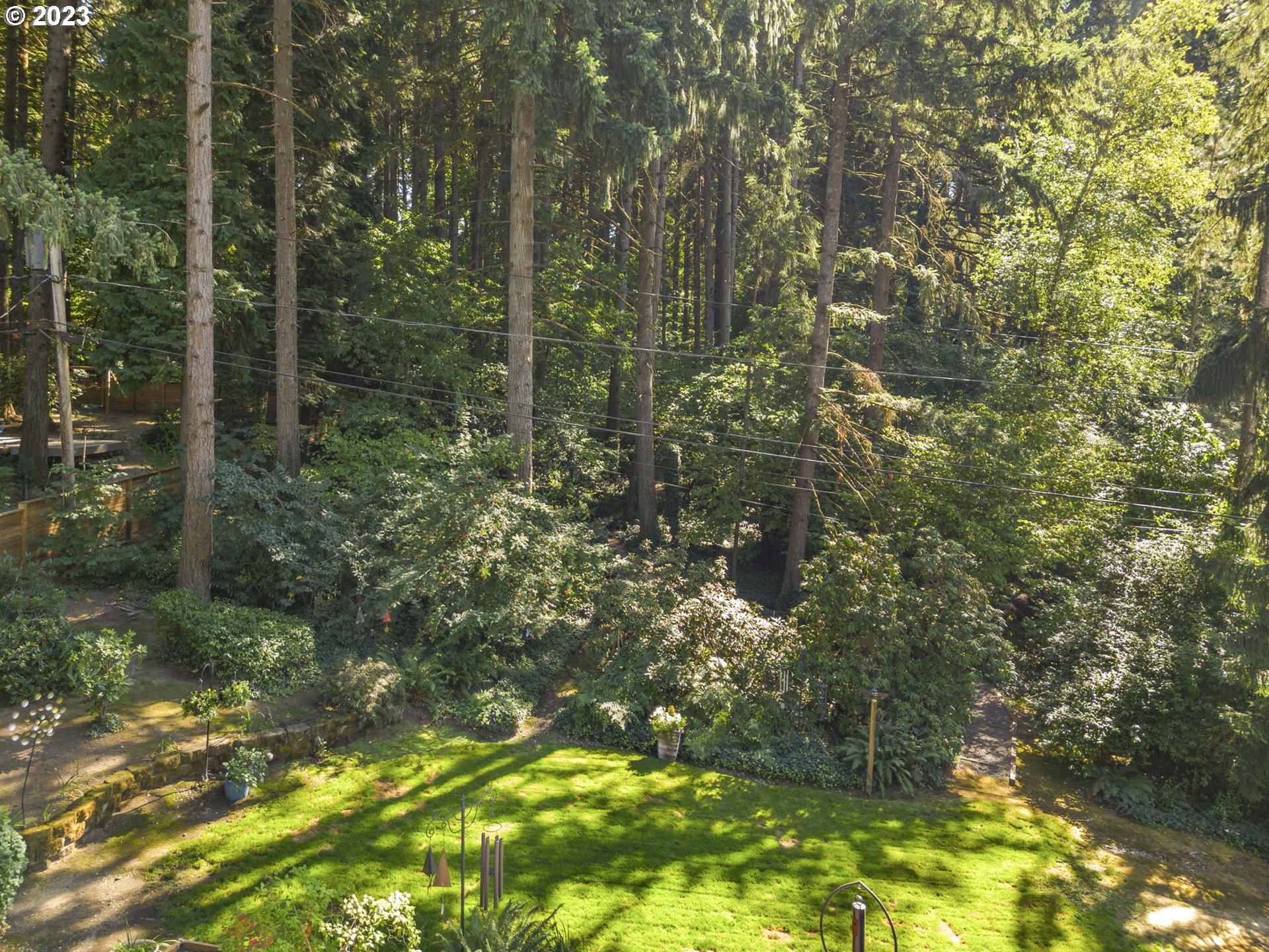 14090 Southwest Hargis Road Beaverton, OR 97008 - Photo 33 of 36 Gallery Image 33