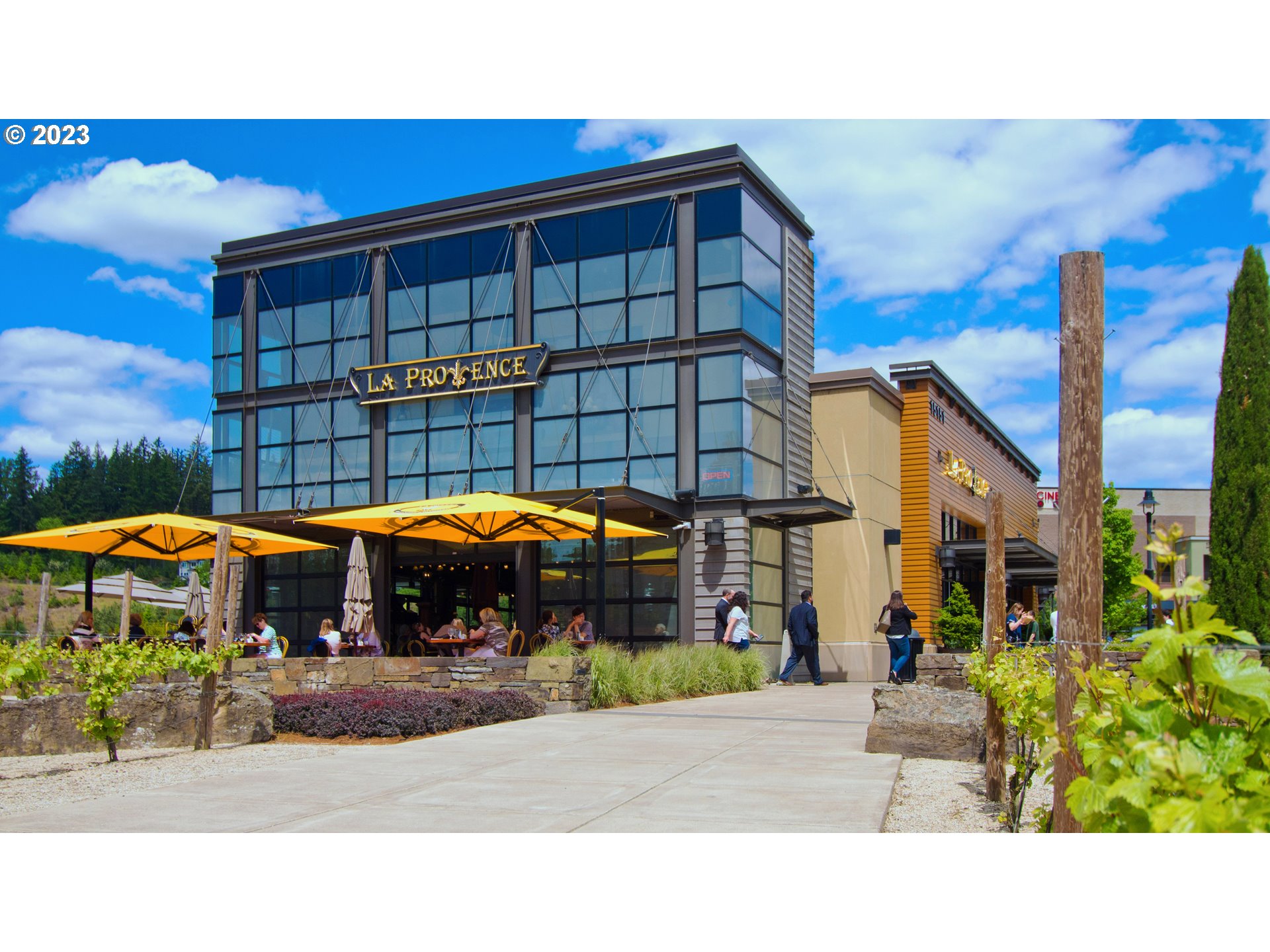 14090 Southwest Hargis Road Beaverton, OR 97008 - Photo 35 of 36 Gallery Image 35