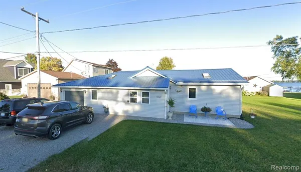 $349,900 | 12508 West Shore Drive, Houghton Lake, MI 48629
