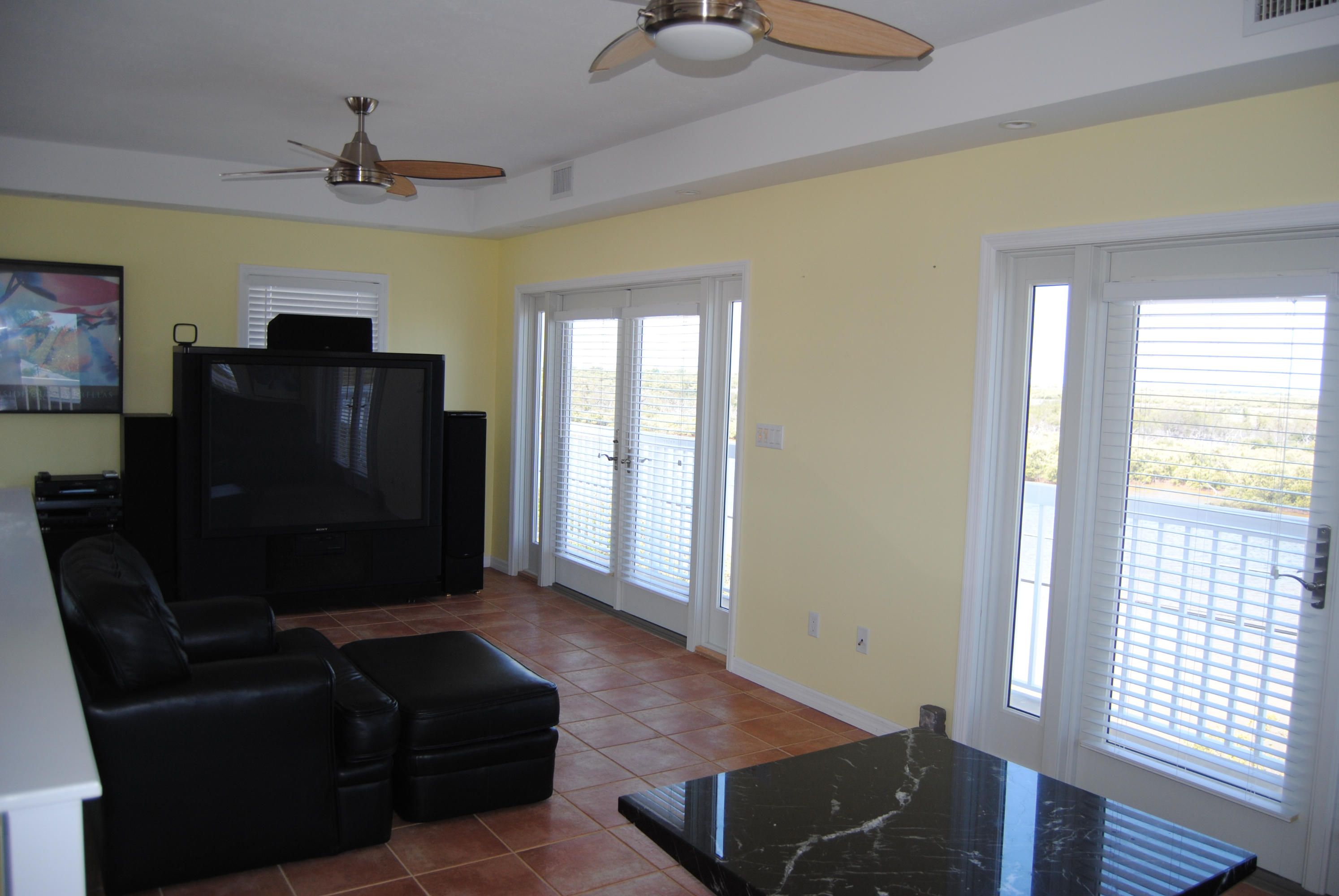 723 Indies Road Summerland Key, FL 33042 - Photo 12 of 28 Living area