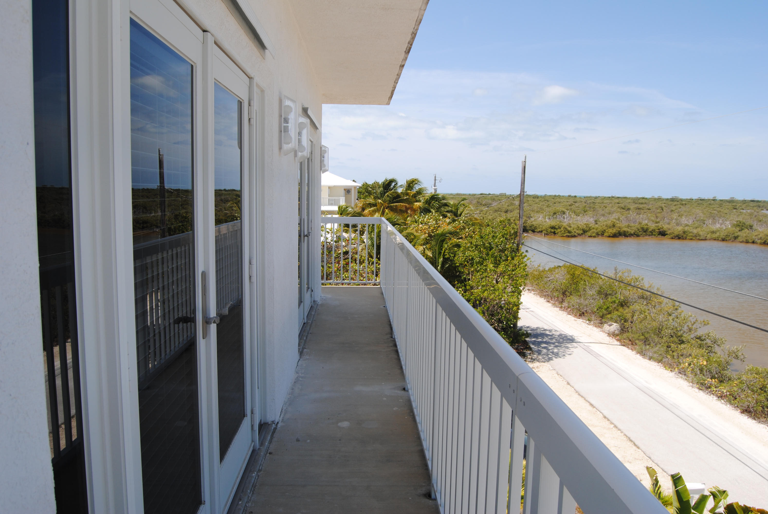 723 Indies Road Summerland Key, FL 33042 - Photo 15 of 28 Front Porch