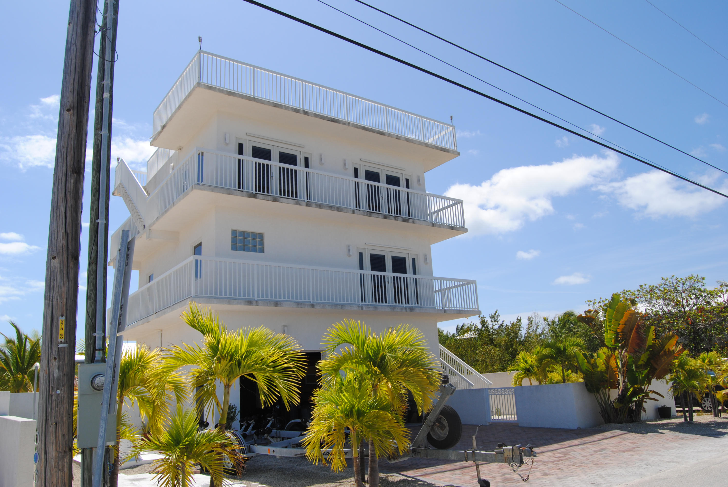 723 Indies Road Summerland Key, FL 33042 - Photo 2 of 28 Front View