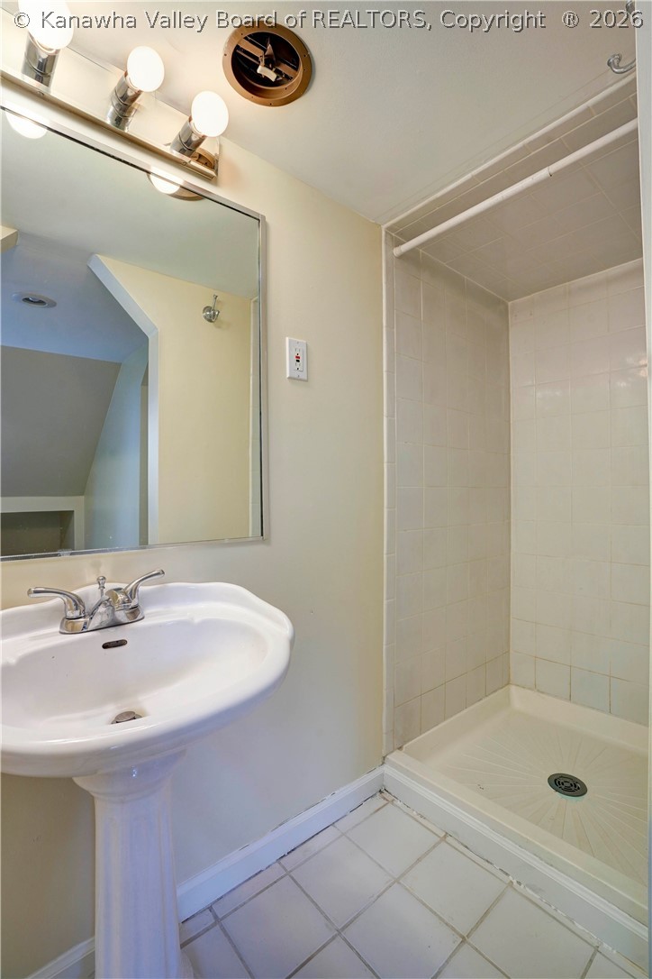 905 Highland Road Charleston, WV 25302 - Photo 27 of 39 Gallery Image 27