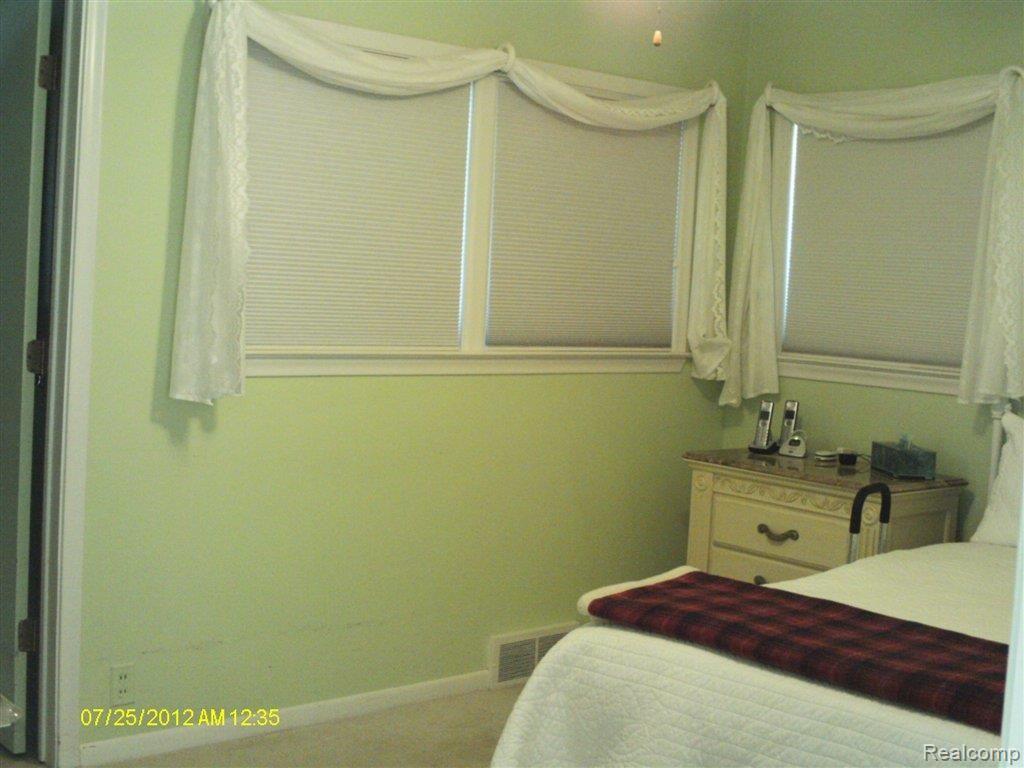 37821 Pointe Rosa Street Harrison Township, MI 48045 - Photo 17 of 19 IMAG0020.JPG