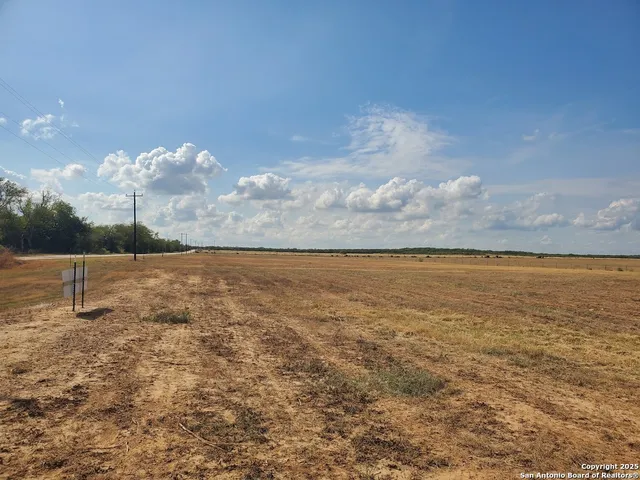 $80,000 | 1150 County Road 1670, Moore, TX 78057