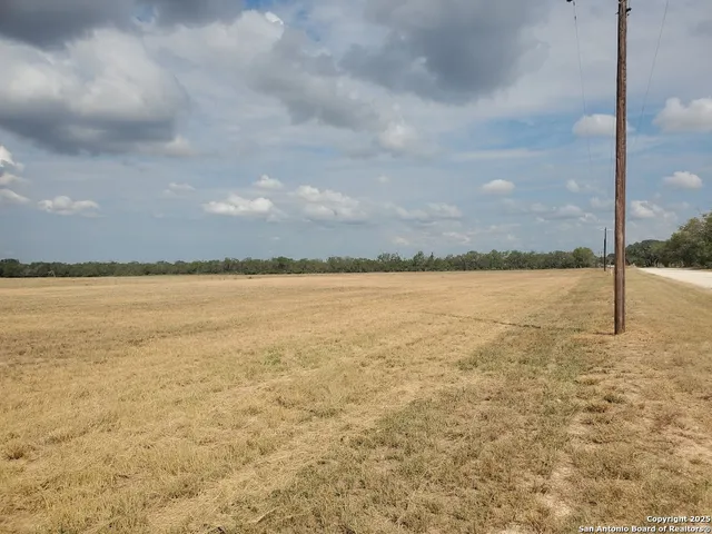 $80,000 | 1150 County Road 1670, Moore, TX 78057