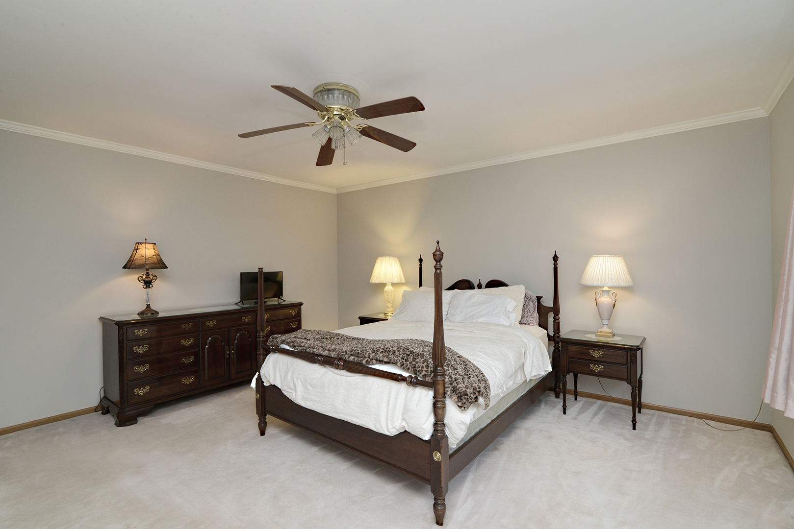 794 Burning Trail Carol Stream, IL 60188 - Photo 21 of 35 a bed room with a bed and a lamp