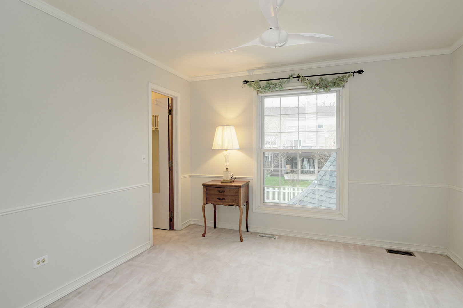 794 Burning Trail Carol Stream, IL 60188 - Photo 25 of 35 a workspace with a window