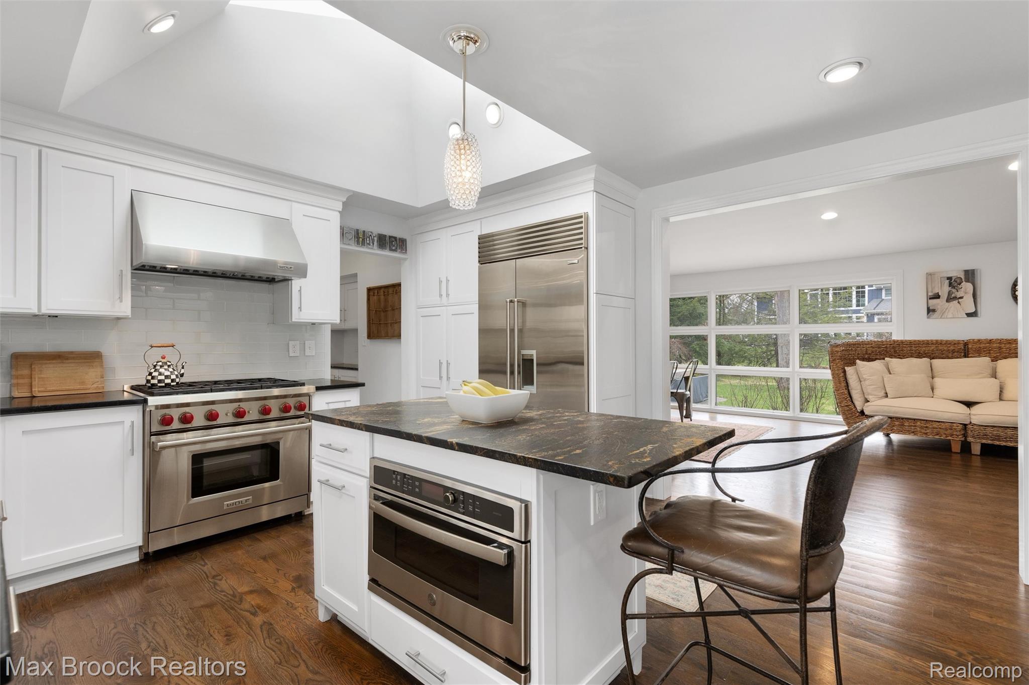 3797 South Darlington Road Bloomfield Hills, MI 48301 - Photo 5 of 63 Kitchen open to great room
