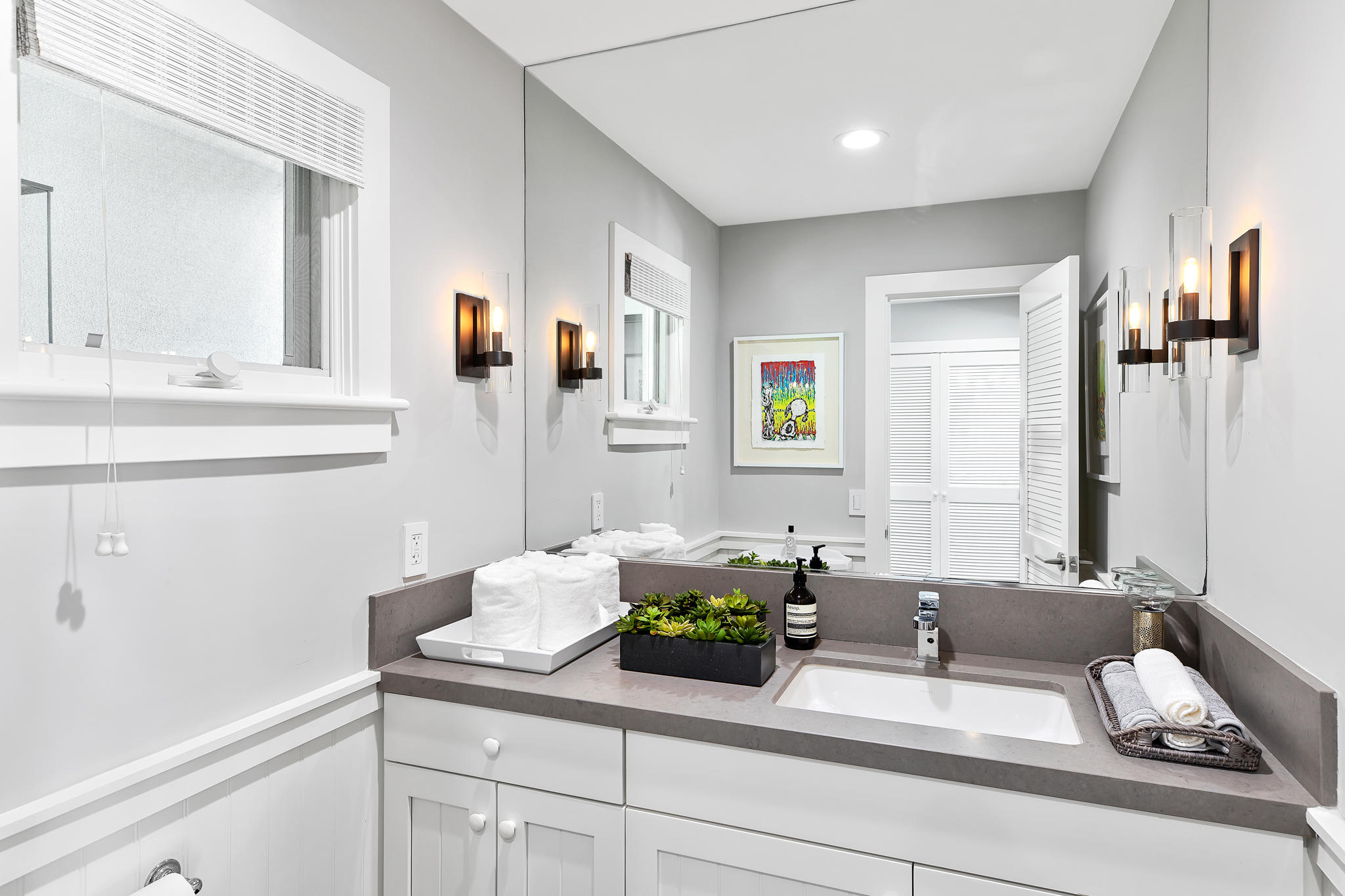 808 Riven Rock Road Santa Barbara, CA 93108 - Photo 13 of 44 a bathroom with a sink and a mirror