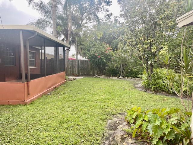 247 West 28th Street Riviera Beach, FL 33404 - Photo 30 of 35 Backyard