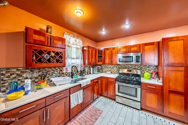 $297,500 | 325 Hulett Street, Schenectady, NY 12307