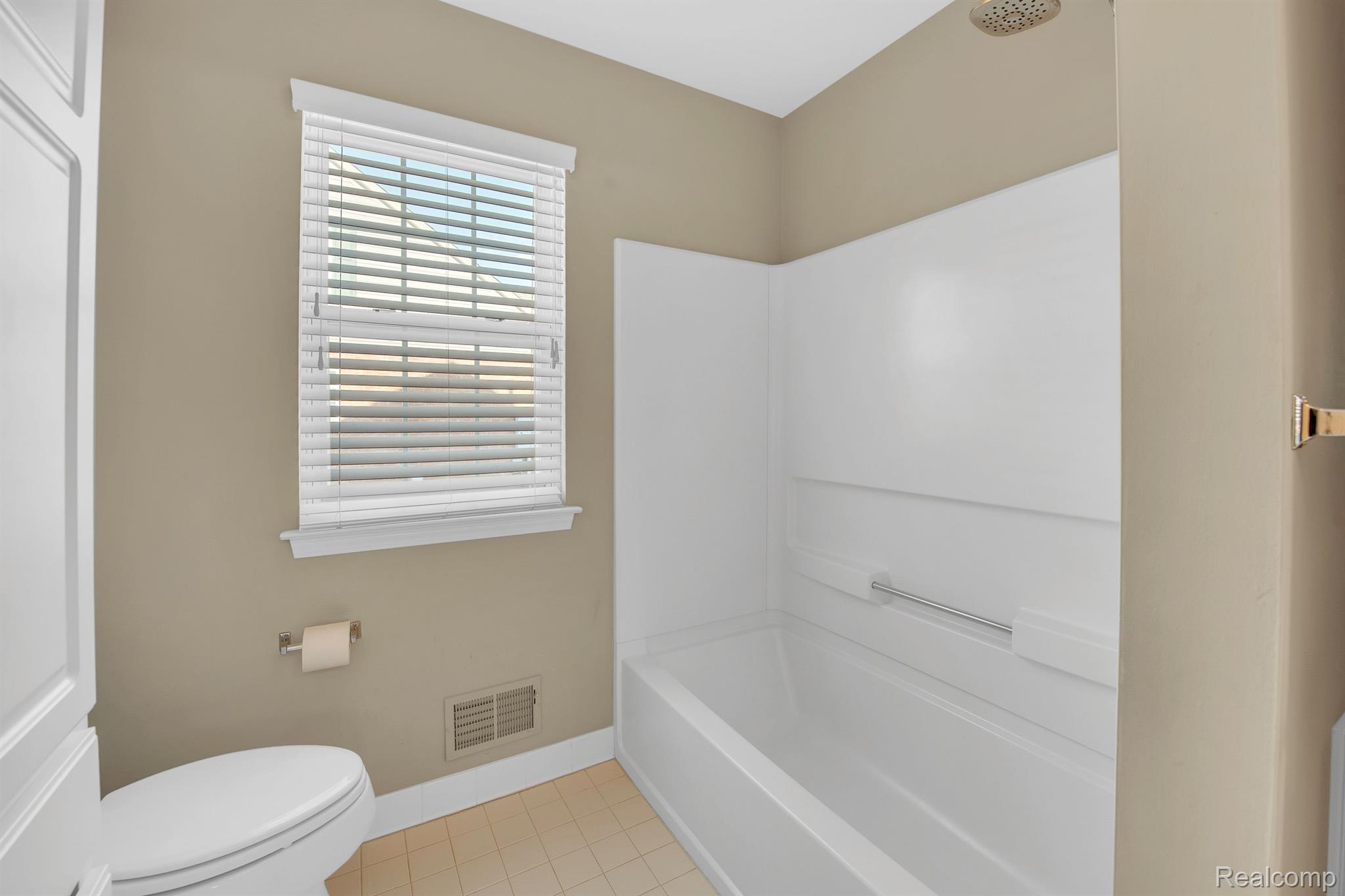 561 Cherry Grove Road Canton, MI 48188 - Photo 16 of 22 Primary Bathroom 2