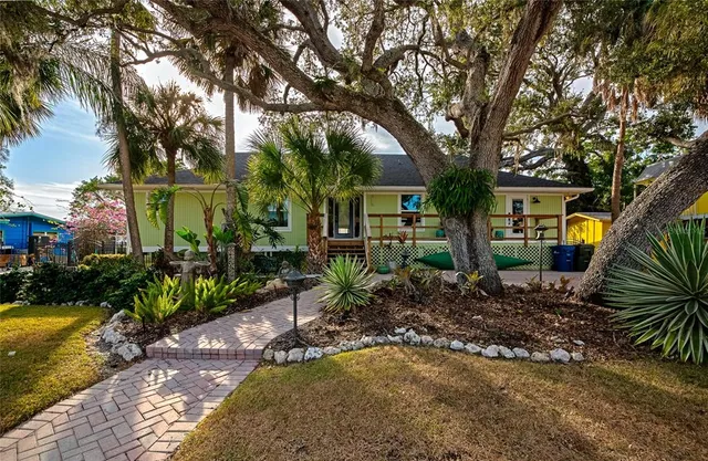 $1,100,000 | 5116 Admiral Place, Sarasota, FL 34231