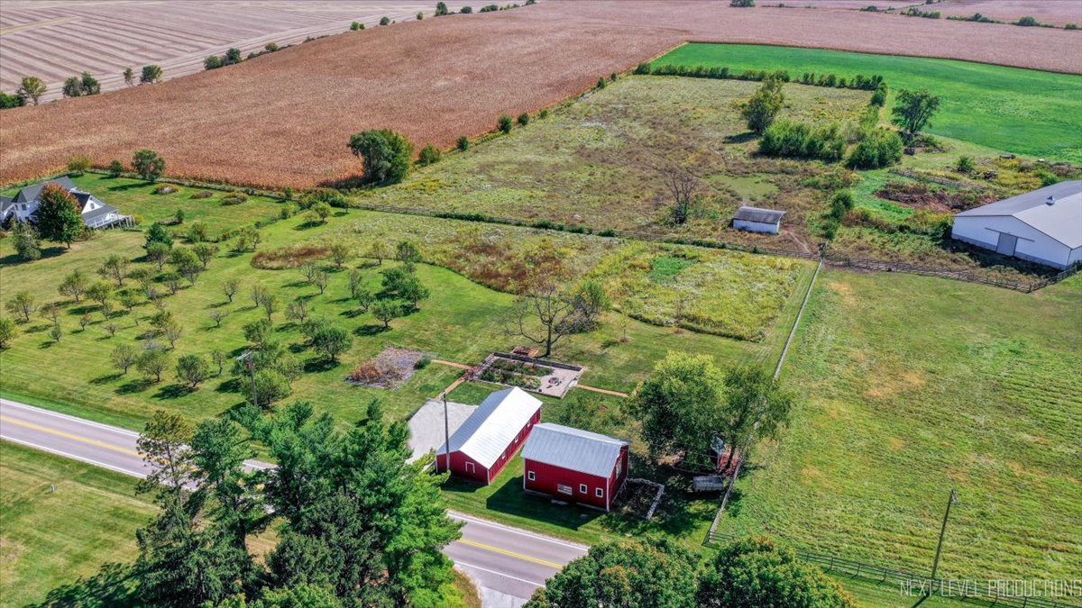 2-s227 Green Road Elburn, IL 60119 - Photo 5 of 9 a view of a garden with an outdoor space