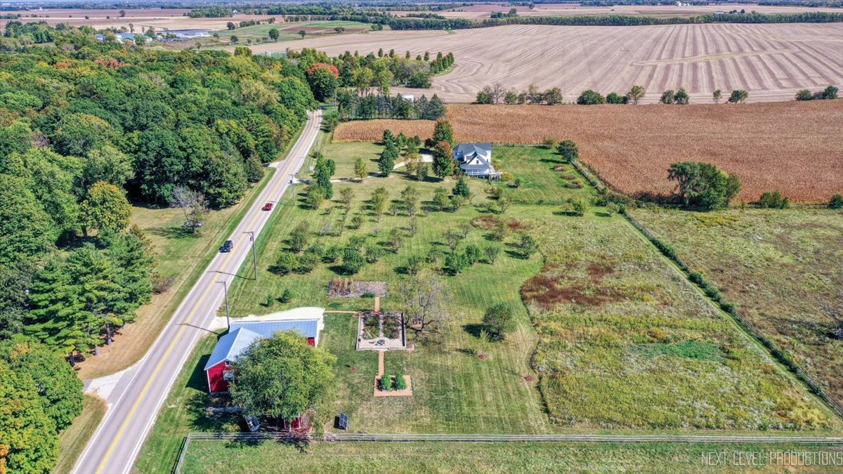 2-s227 Green Road Elburn, IL 60119 - Photo 7 of 9 a bird view of garden