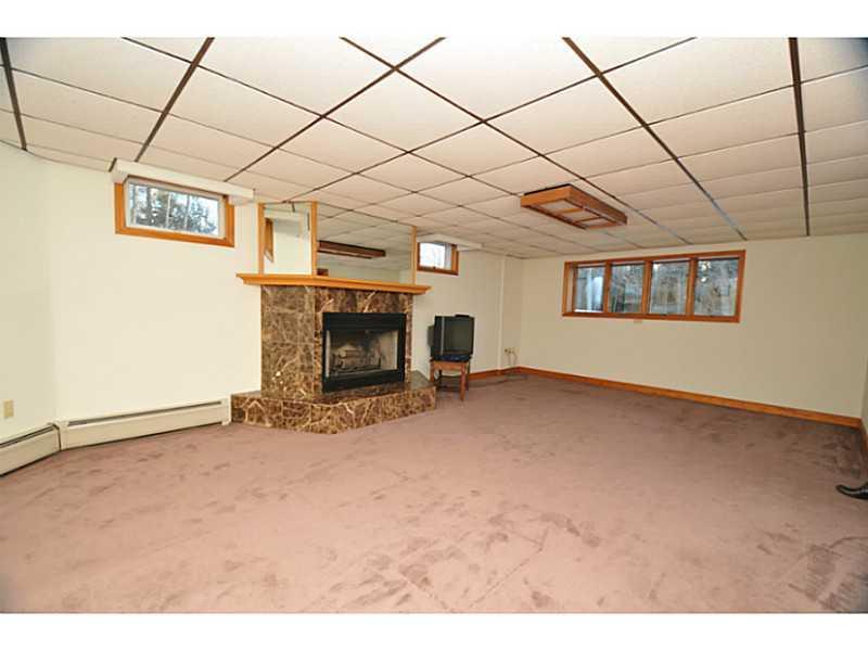 502 Green Lake Road Dedham, ME 04429 - Photo 27 of 31 Den/Family/Great Room.