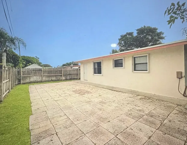 $3,500 | 3813 Northeast 16th Terrace, Pompano Beach, FL 33064