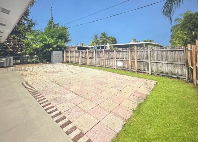 $3,500 | 3813 Northeast 16th Terrace, Pompano Beach, FL 33064